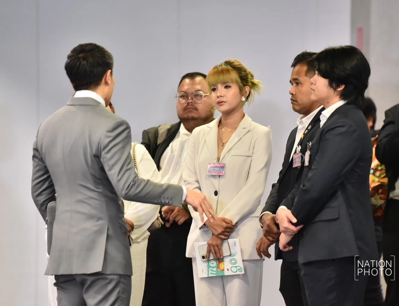 "กมธ.พัฒนาการเมือง สว.ฯ" เชิญ กกต. แจง จี้ขอเอกสาร TOR ทำบัตรเลือกตั้ง มอง "ฟ้องปิดปากประชาชน"