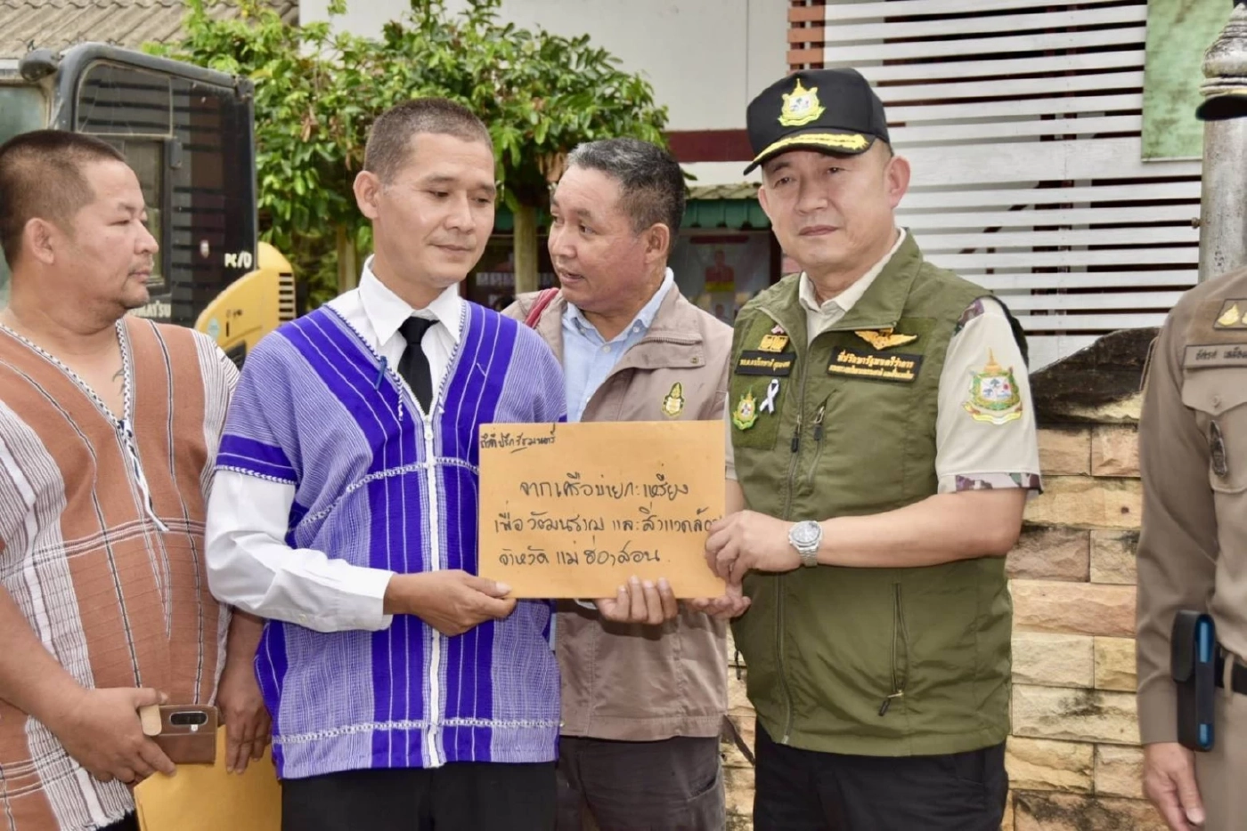 ลุยสอบรุกป่าแม่ยวม! ลักลอบเปิดถนน-โค่นไม้กลางเขตรักษาพันธุ์สัตว์ป่า