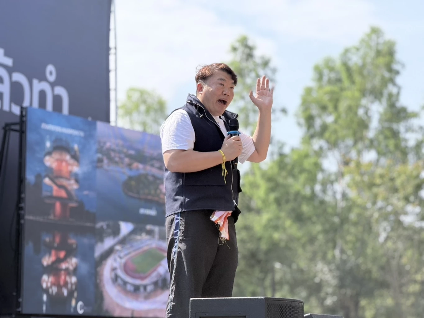 “ภูมิใจไทย” ปราศรัยใหญ่ศรีสะเกษชน “เพื่อไทย” ชู “อนุทิน” ผลงานชายแดน