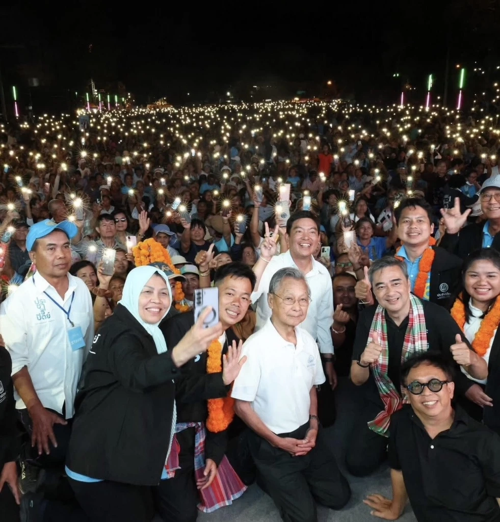 ชวน หลีกภัย นำปราศรัยที่เมืองตรัง โดยจูรี ร่วมขึ้นเวทีด้วย