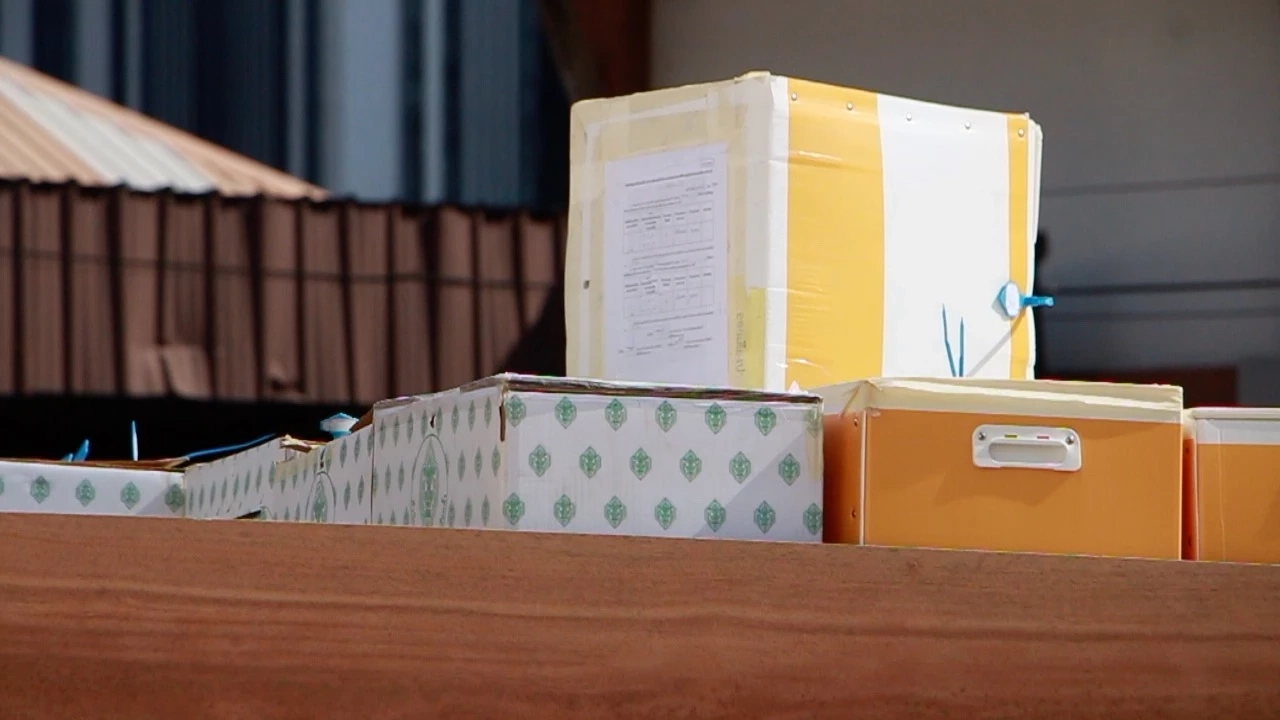 ผู้สมัคร สส. เขต3 ยื่นหนังสือ กกต. ขอนับคะแนนใหม่