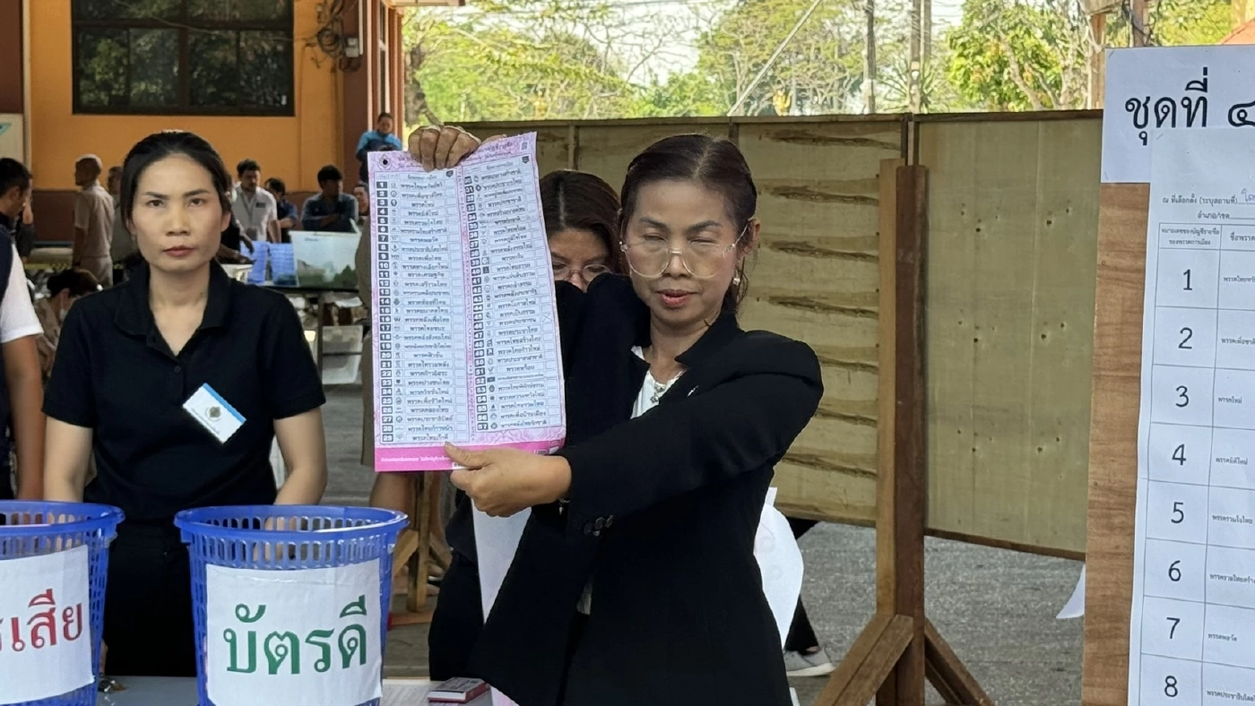 ผลนับใหม่ "พรรคส้ม" ทิ้งห่าง คู่เเข่ง ทั้ง 4 ชุด ด้าน ผู้สมัคร ปทุมเขต 7 พรรค ปชน. ชี้ นับใหม่ ตอกย้ำความกังขา