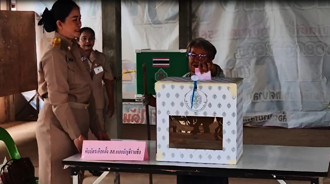 อุดรฯเลือกตั้งใหม่ ในหน่วยที่ 4 เขตเลือกตั้งที่ 6 คึกคัก (มีคลิป)