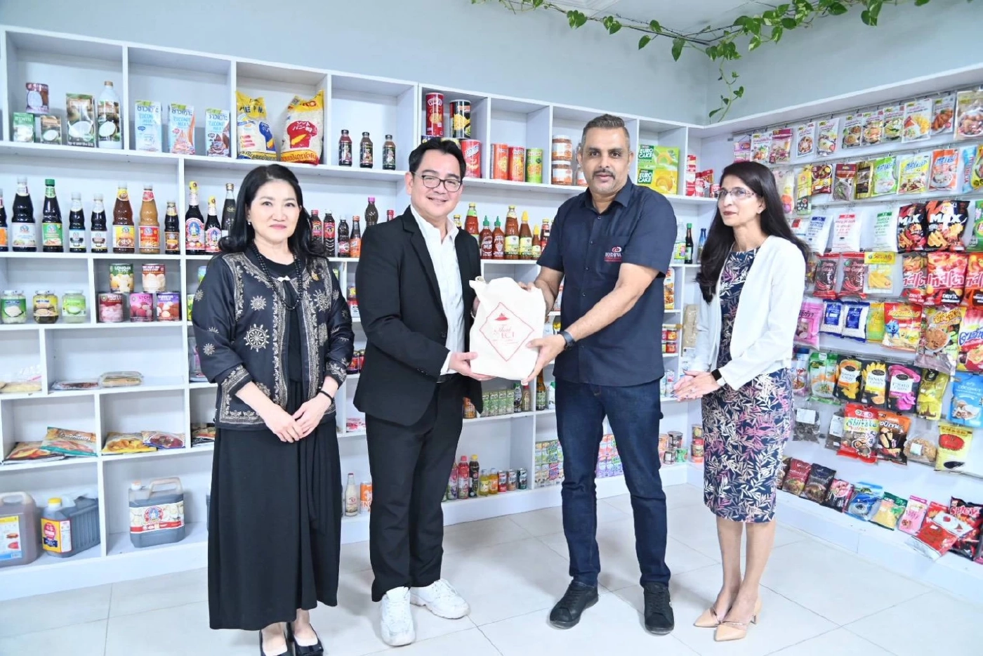 DITP หนุนผู้ประกอบการไทยขยายตลาดยูเออี เจรจาซื้อขาย 7 พันล้าน