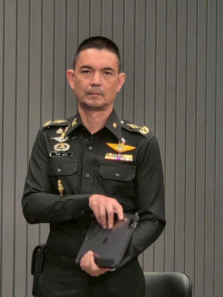 พลตรี วินธัย สุวารี โฆษกกองทัพบก 