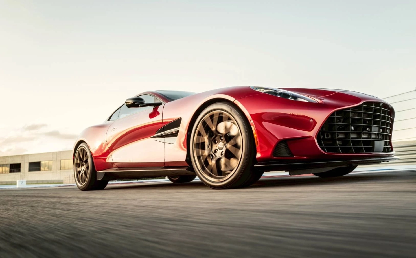 Robb Report ร่วมกับ บริษัท ไลฟ์สไตล์ แอนด์ ทราเวล มีเดีย จำกัด ประกาศการกลับมาอีกครั้งอย่างยิ่งใหญ่ของ “Robb Report Thailand”