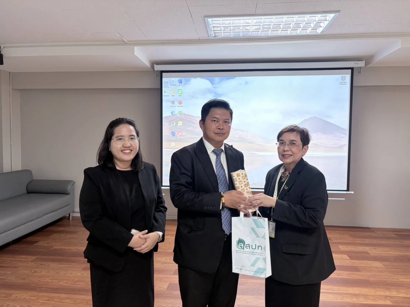 อัยการบรรยาย สิทธิเสรีภาพหน้าที่ของพลเมืองให้ นักศึกษาแพทย์