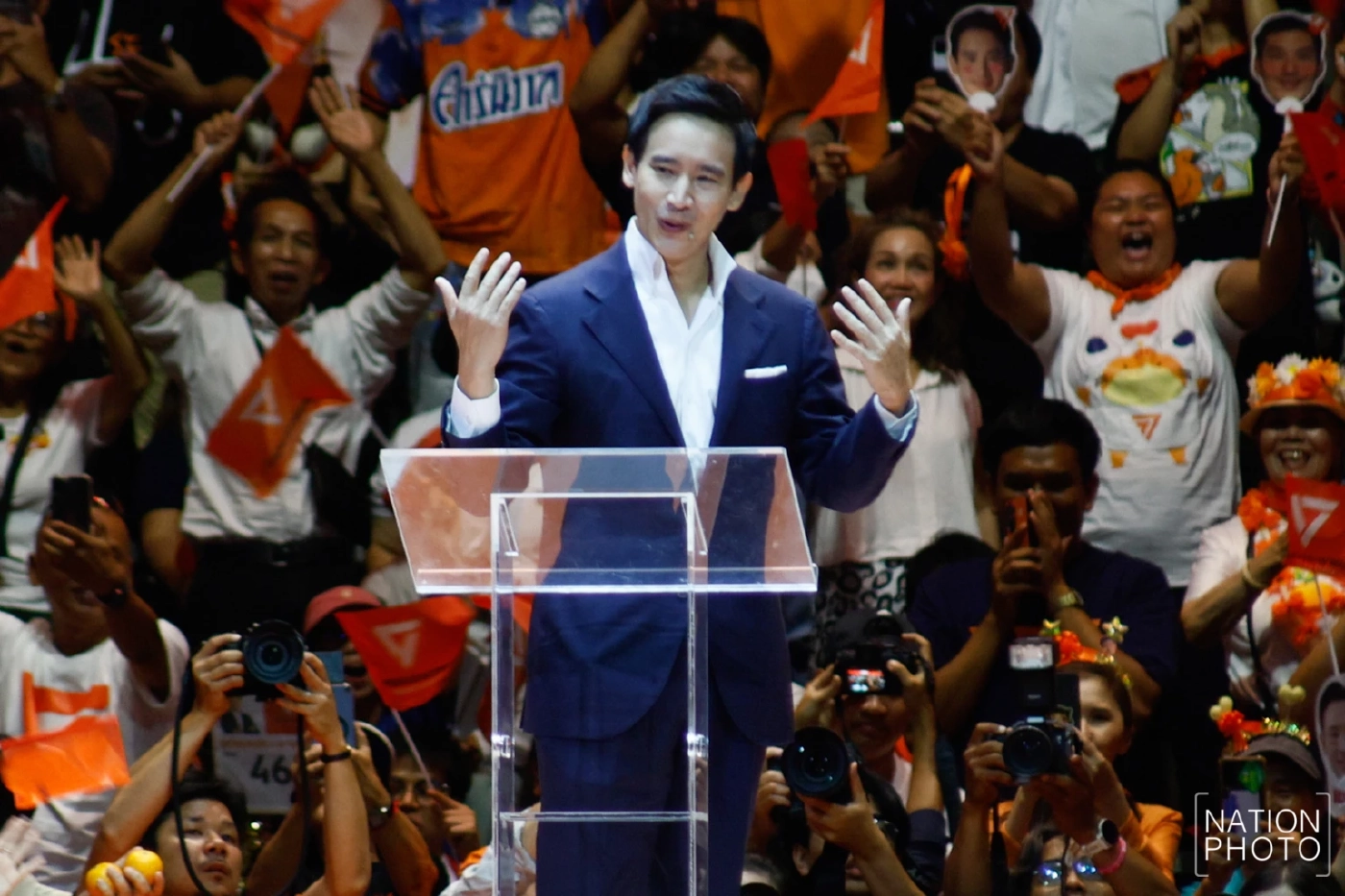 "พิธา" น้ำตาคลอ! ลั่นสู้เพื่อลูกหลาน ชี้ไทยวิกฤต "เงินไหลออก-เทาเต็มเมือง"