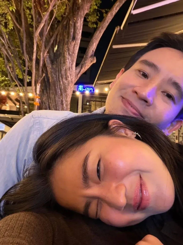 กรี๊ด! "ก้อย อรัชพร" ดาราสาวผู้กุมหัวใจ "แด๊ดดี้พิธา" เปิดตัวคบกันจริง ไม่ต้องแอบถ่ายแล้วน้า!