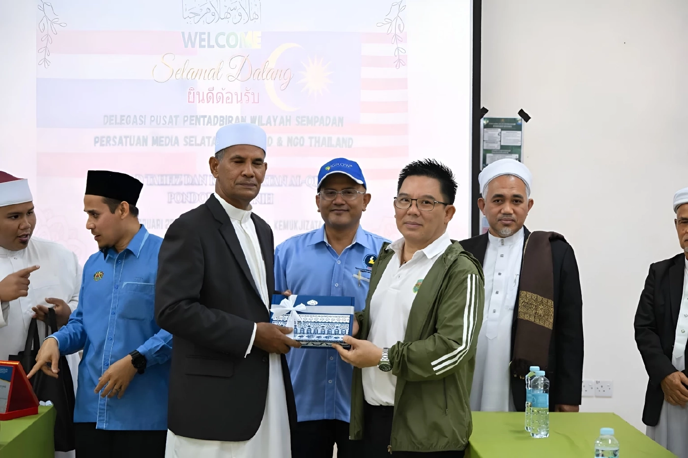 "เลขา ศอ.บต." ผุดไอเดีย "ปอเนาะสร้างอาชีพ" เชื่อมตลาดพริกไทยสู่ "มาเลเซีย" ดัน "สันติสุขกินได้"