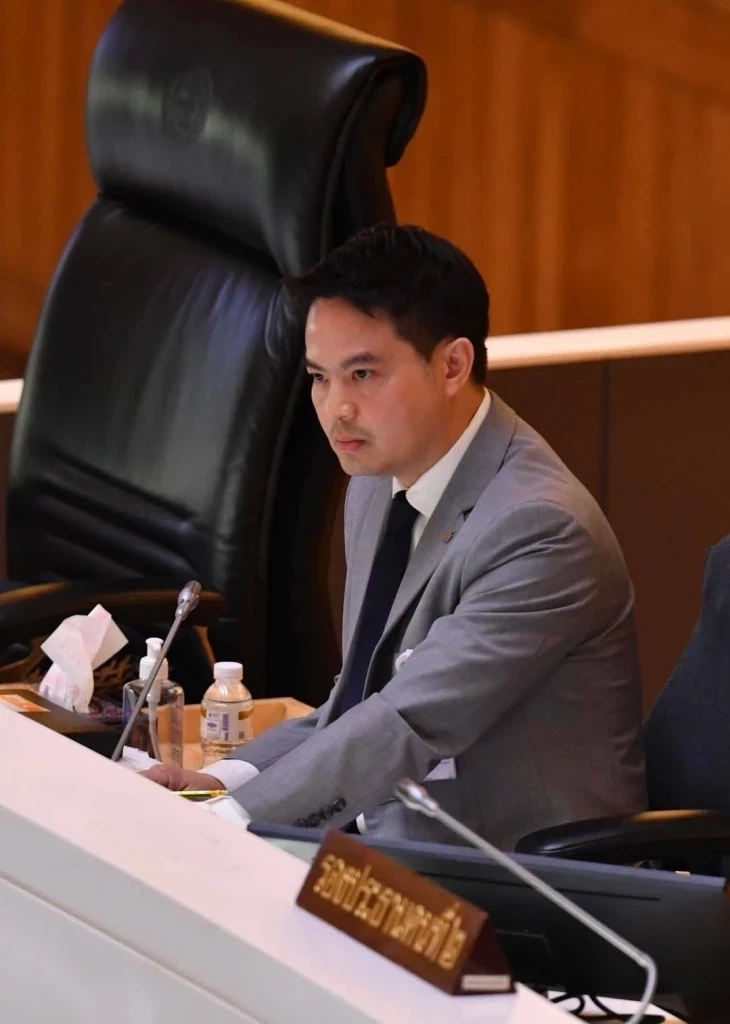 ภราดร ปริศนานันทกุล