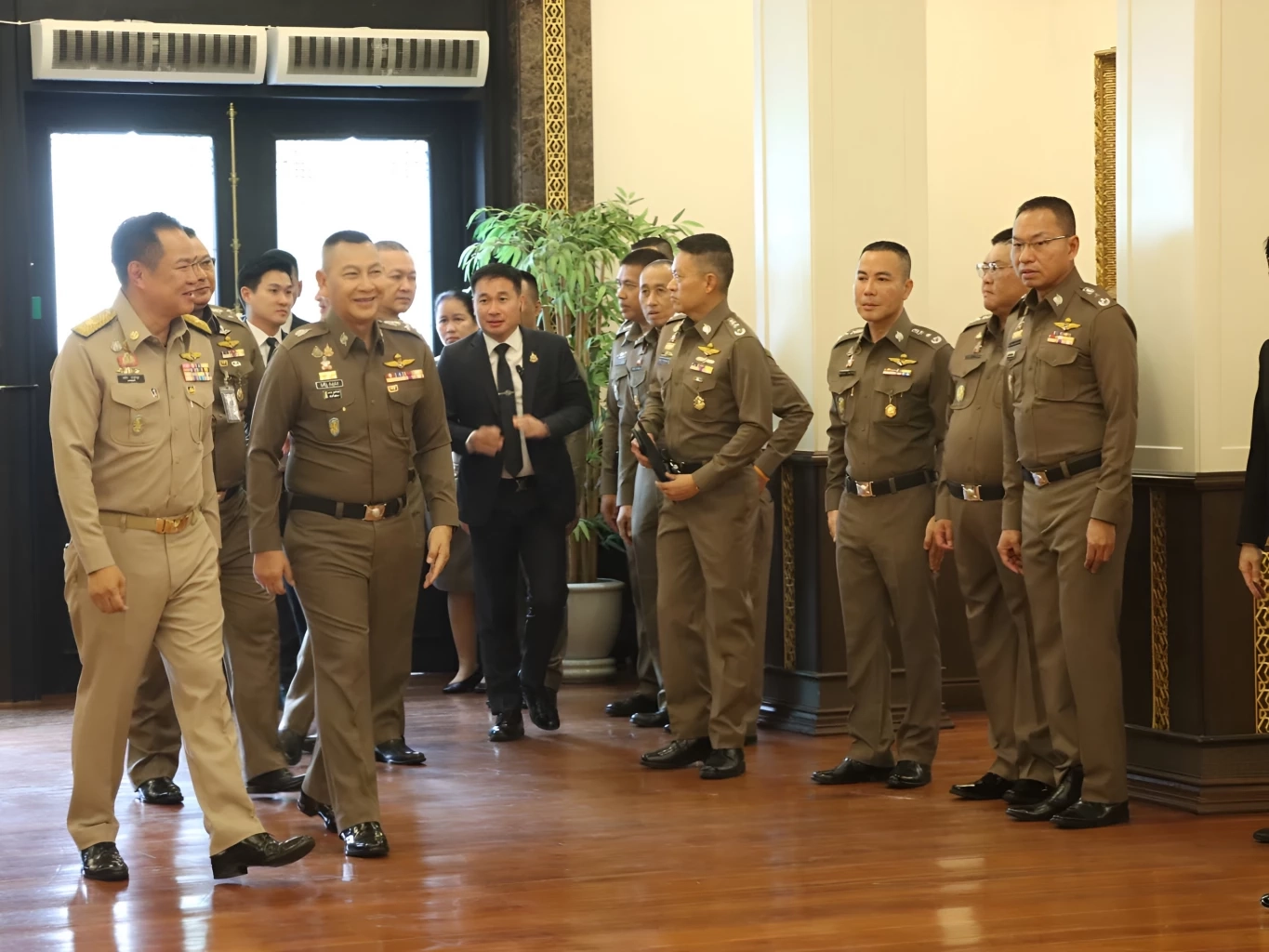 "อนุทิน" นั่งหัวโต๊ะ ก.ตร. นัดถกวาระสำคัญ "ปรับโครงสร้าง-ดันเงินเพิ่มสายสืบสวน"