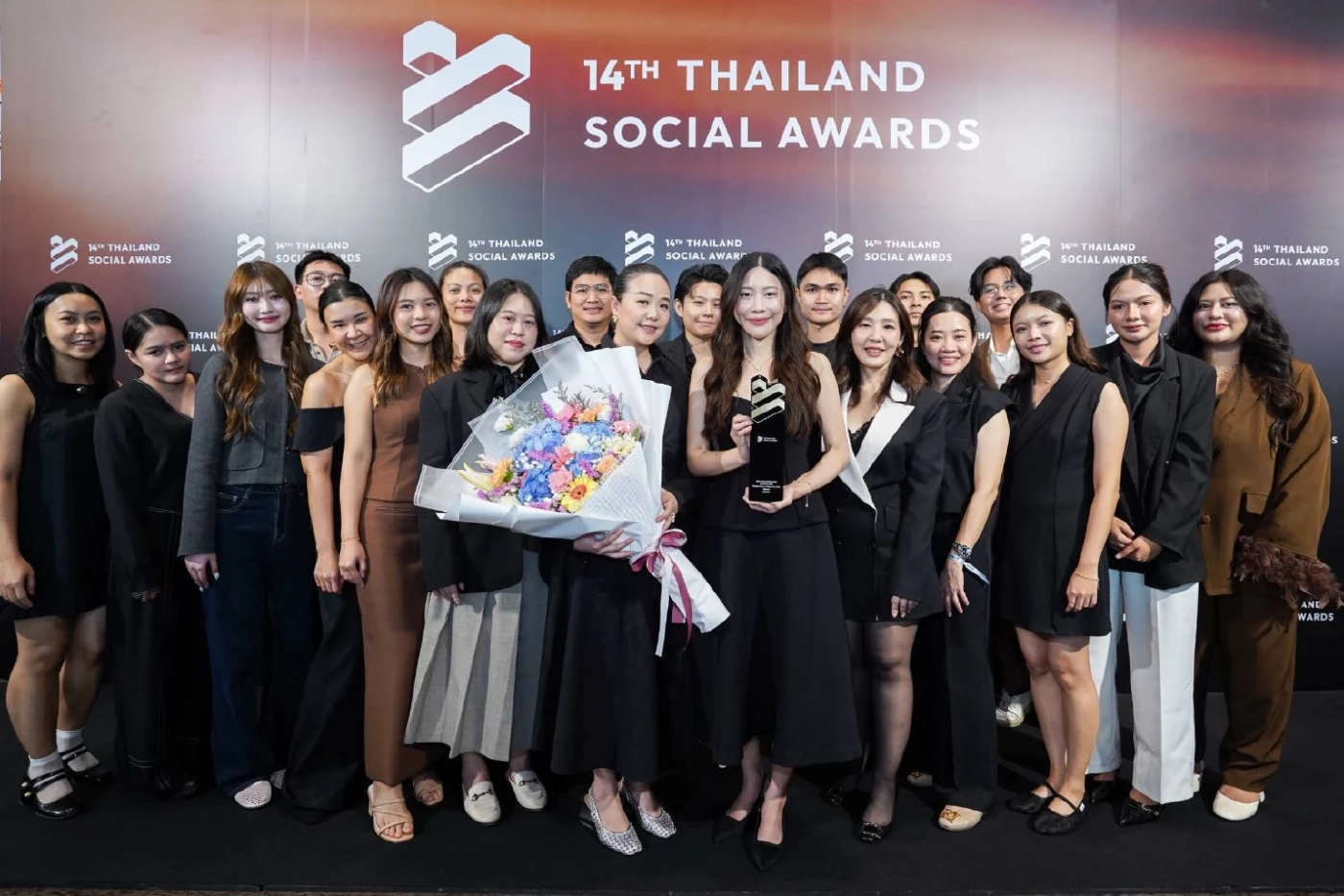 ไอคอนสยาม คว้าแชมป์ Best Brand Performance on Social Media ครองอันดับ 1 กลุ่มธุรกิจศูนย์การค้า จากเวที Thailand Social Awards ครั้งที่ 14 ตอกย้ำความเป็นผู้นำในการสร้างประสบการณ์ระดับโลก