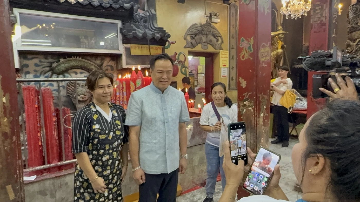 "นายกฯ" ไหว้ "ศาลเจ้าพ่อเสือ" ขอพรให้ "คนที่คิดไม่ดีกับประเทศต้องพังพินาศ-ประเทศไทยเป็นที่ยำเกรง"