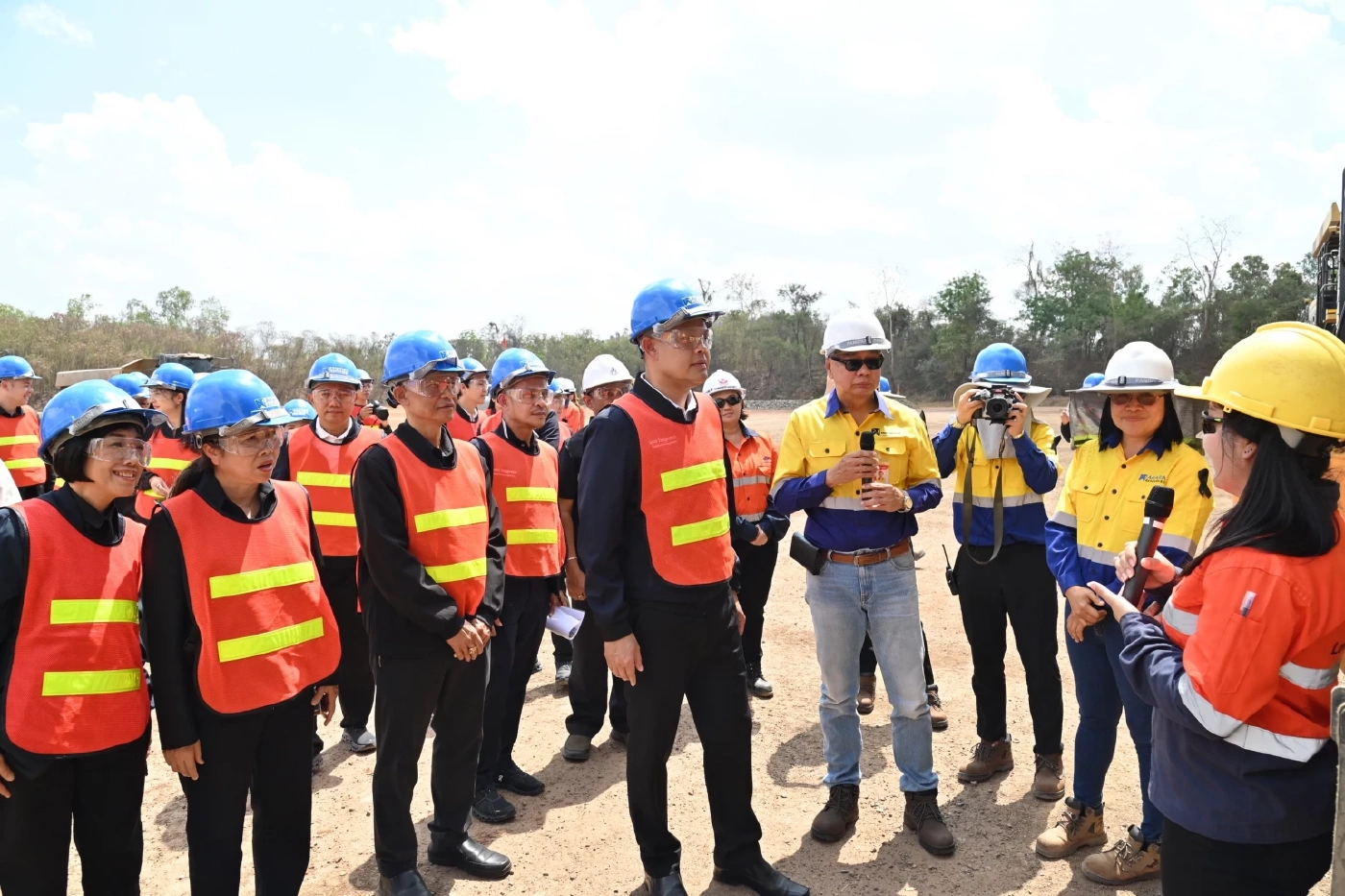 ธนกร บุกเหมืองทองอัครา! ชูโมเดล แร่ยุทธศาสตร์ ป้อนอุตสาหกรรมอีวี