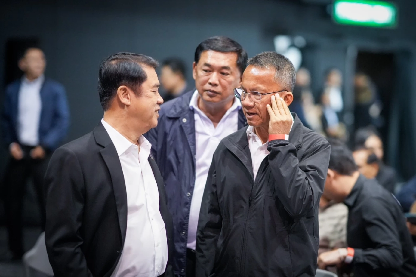 "สุริยะ" ปัดขน 30 สส. ร่วม "รัฐบาลภูมิใจไทย" ยืนยันไม่เป็นความจริง (มีคลิป)