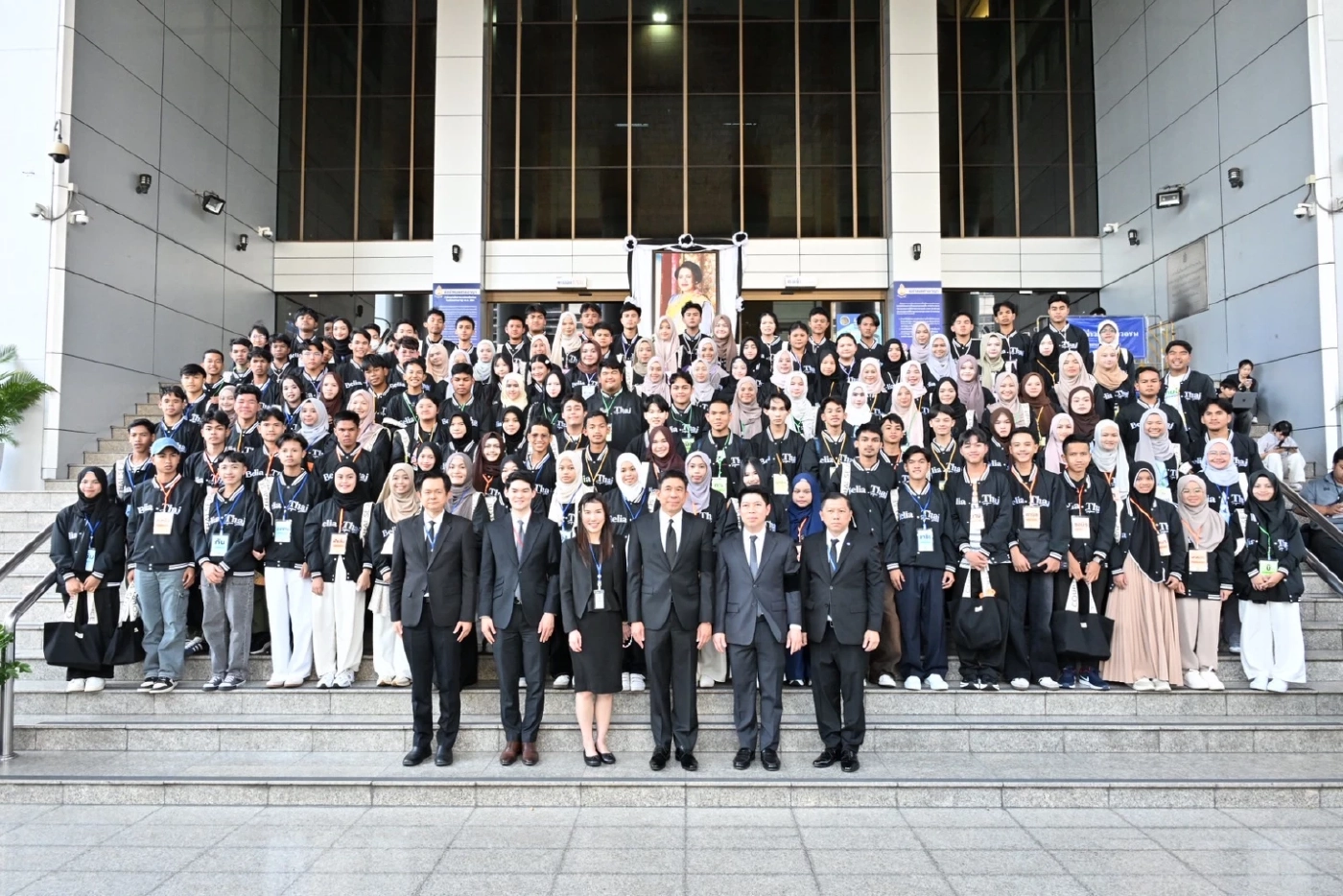 อธิบดีศาลอาญาเปิดบัลลังก์รับ เยาวชนไทย หัวใจเดียวกัน รุ่นที่ 10