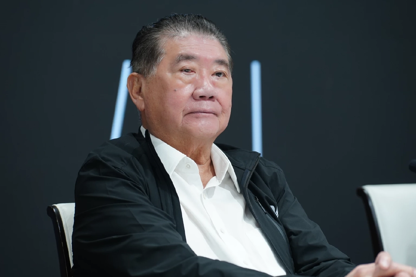 นายภูมิธรรม เวชยชัย แกนนำพรรคเพื่อไทย