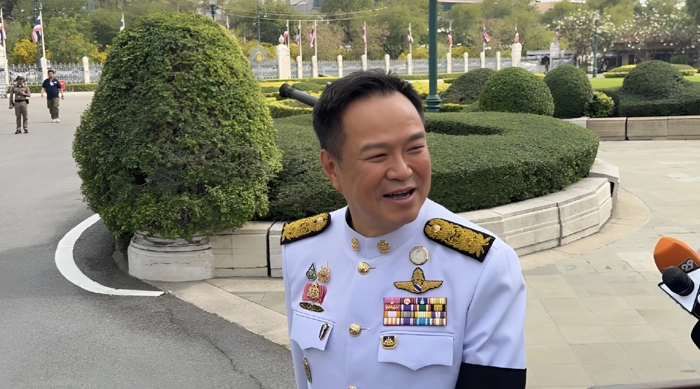 "อนุทิน" ปัดตอบปม ตีตกชื่อ "สุริยะ-สมศักดิ์" นั่ง รมต. บอก ยังไม่ได้คุย