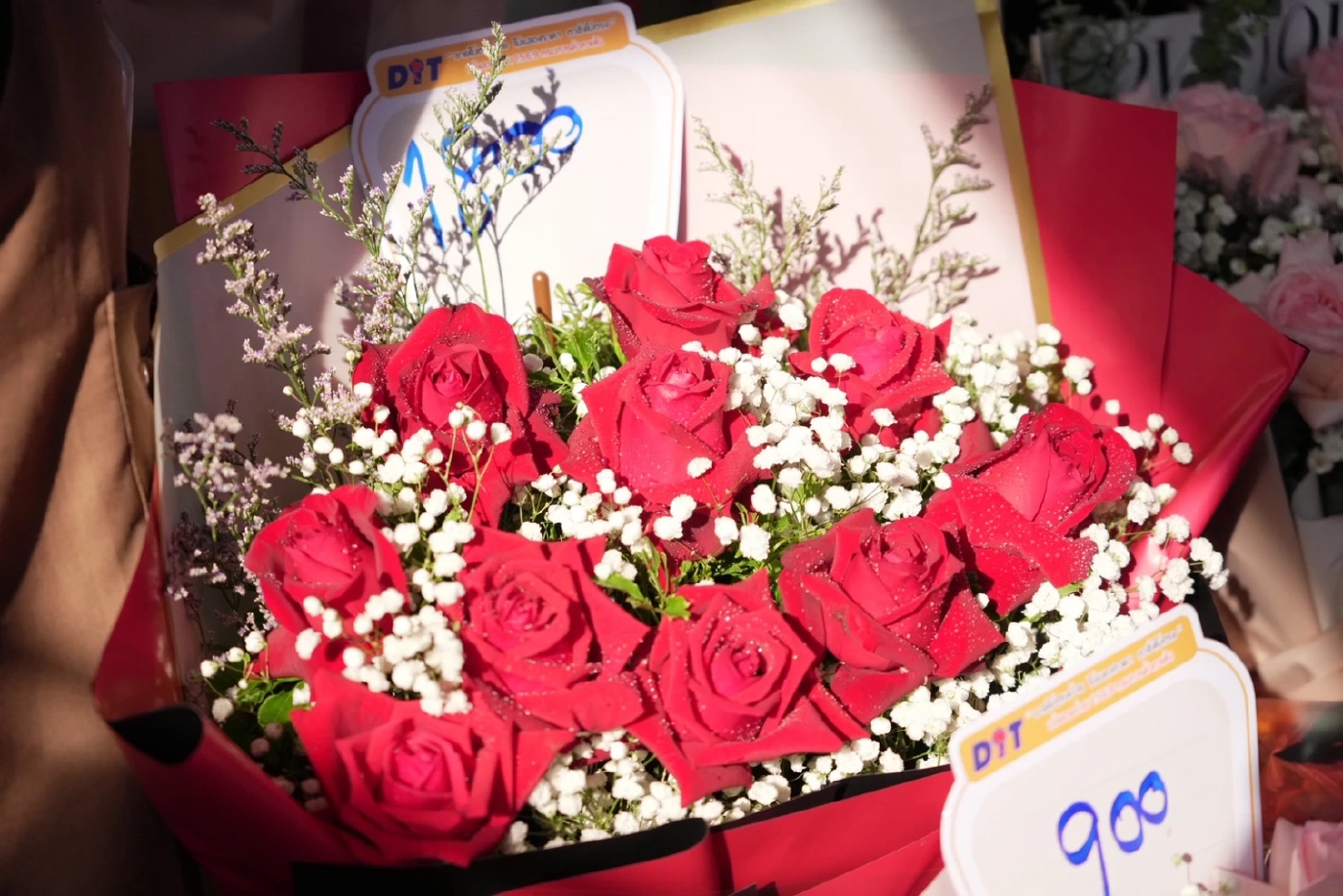 พาณิชย์ลุยปากคลองเช็กราคาดอกไม้ ชี้ราคาถูกกว่าปีก่อน