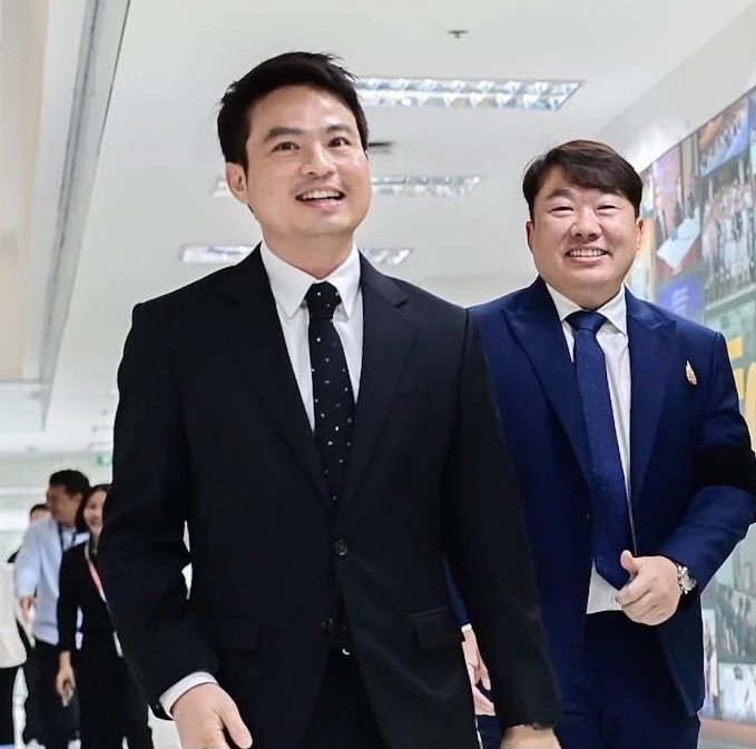 ภราดร และสิริพงศ์ ถูกจับจ้องว่าเป็นก๊กลูกเทพ