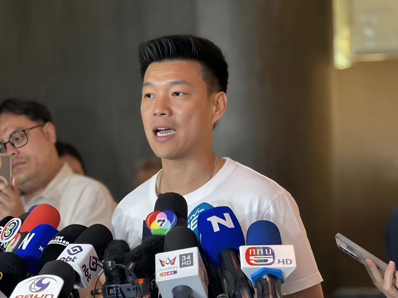 "เท้ง" มอง "ภูมิใจไทย" ปิดดีล "รัฐบาล 300 เสียง" ไร้  "ประชาธิปัตย์-กล้าธรรม"