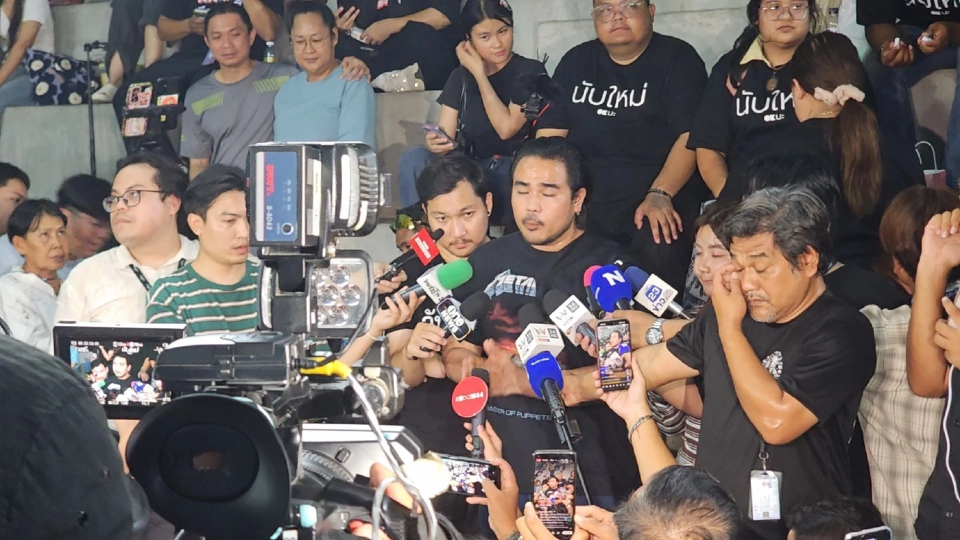 "วิโรจน์" แจ้งความเอาผิด ม.157 กกต.ชลบุรี กับ 7 กกต.ชุดใหญ่