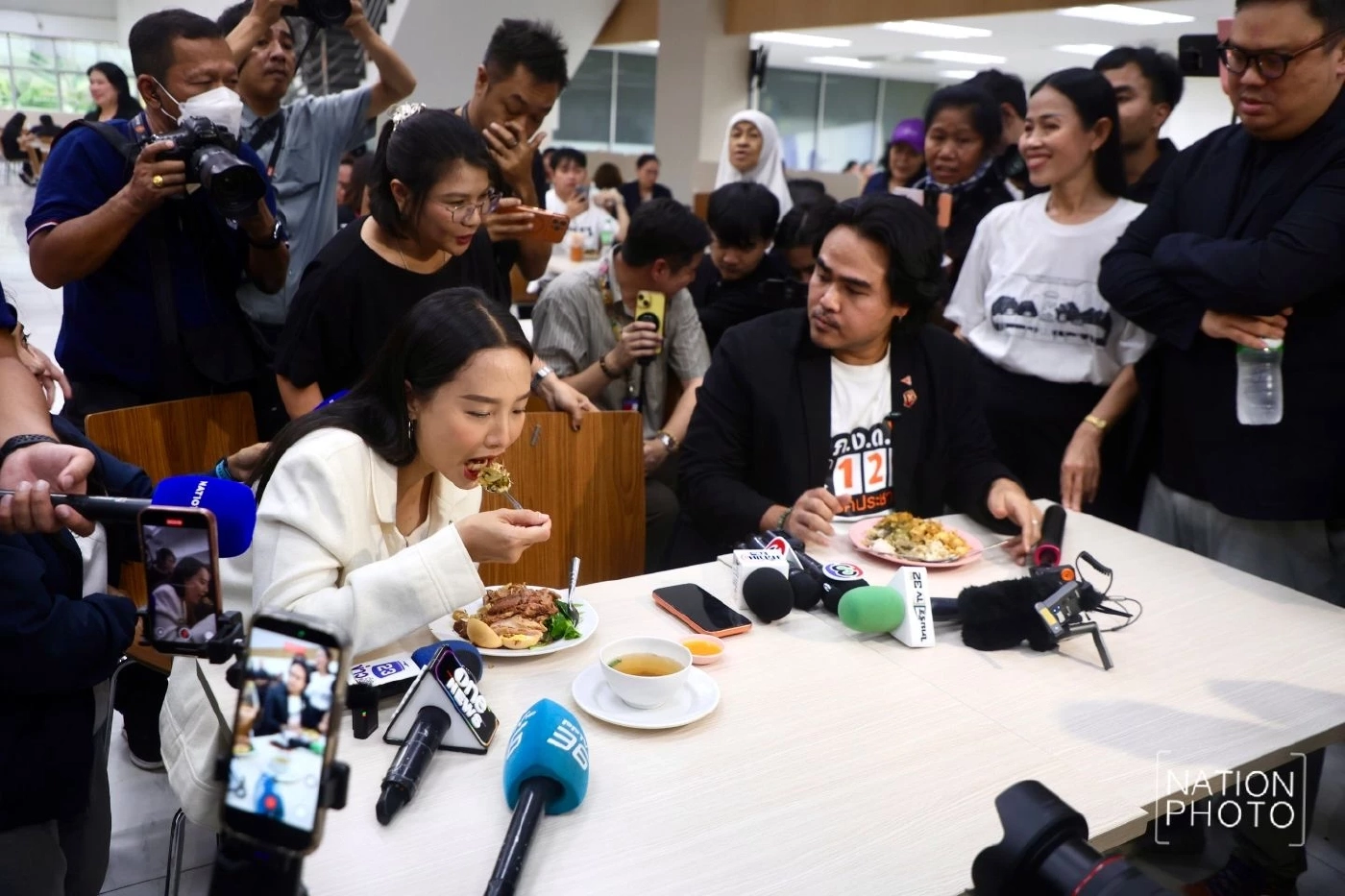 "รักชนก-สหัสวัต" บุก ก.แรงงาน ยื่นหนังสือ ถาม"ผลประชาพิจารณ์" ระเบียบตั้ง "บอร์ดประกันสังคม"