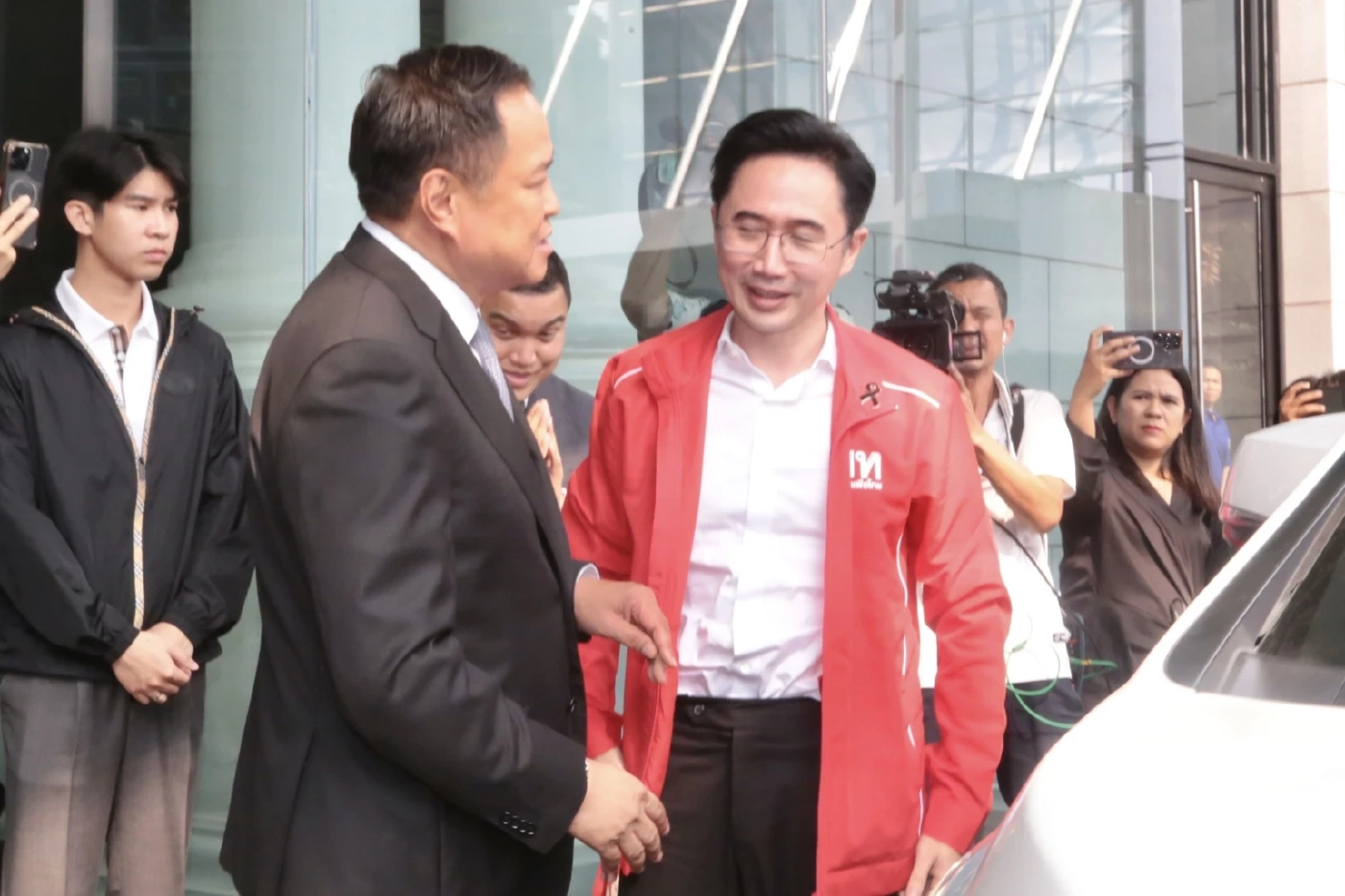 “ภูมิใจไทย-เพื่อไทย” จับมือตั้งรัฐบาล “อนุทิน” ขอลบเรื่องในอดีต