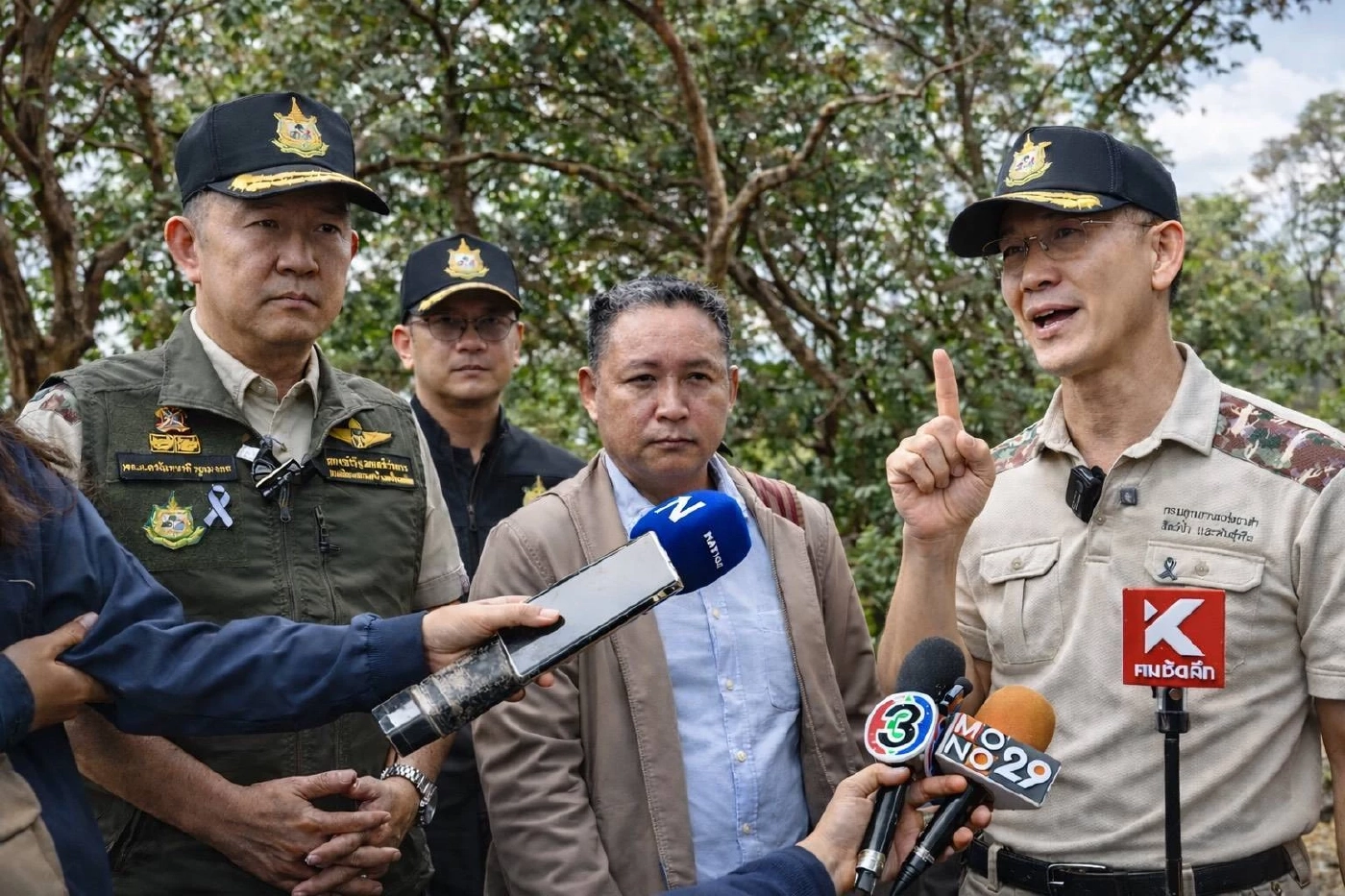 ลุยสอบรุกป่าแม่ยวม! ลักลอบเปิดถนน-โค่นไม้กลางเขตรักษาพันธุ์สัตว์ป่า