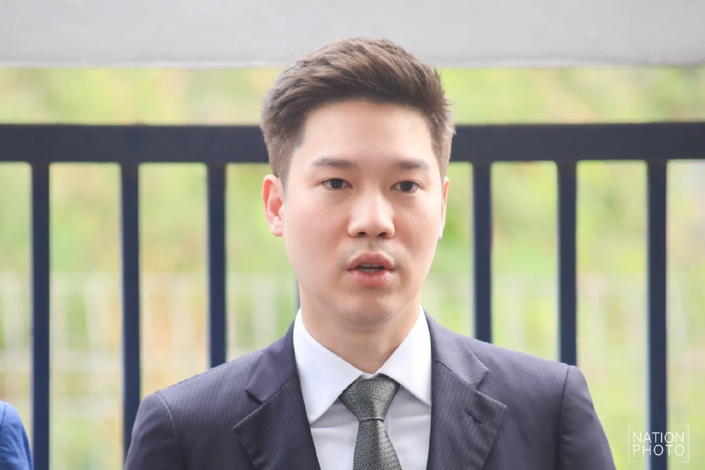 "หมอวาโย" พร้อมทีมกฎหมาย ปชน. ฟ้อง 9 กกต. 3 ข้อหา