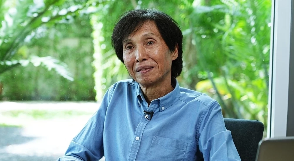 อาจารย์พันธ์ศักดิ์ อาภาขจร ผู้เชี่ยวชาญด้านเทคโนโลยีการสื่อสาร และโซเชียลมีเดีย 