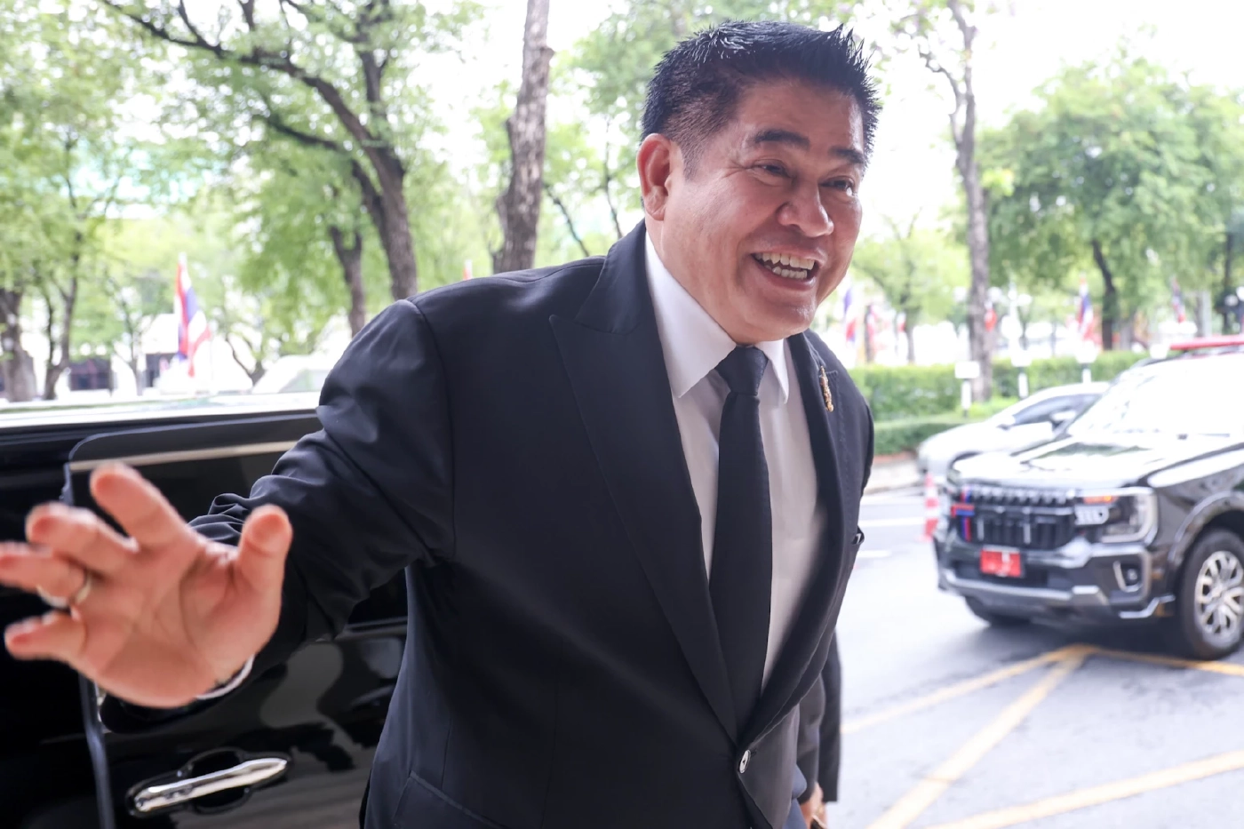 ร.อ.ธรรมนัส พรหมเผ่า ประธานที่ปรึกษาพรรคกล้าธรรม