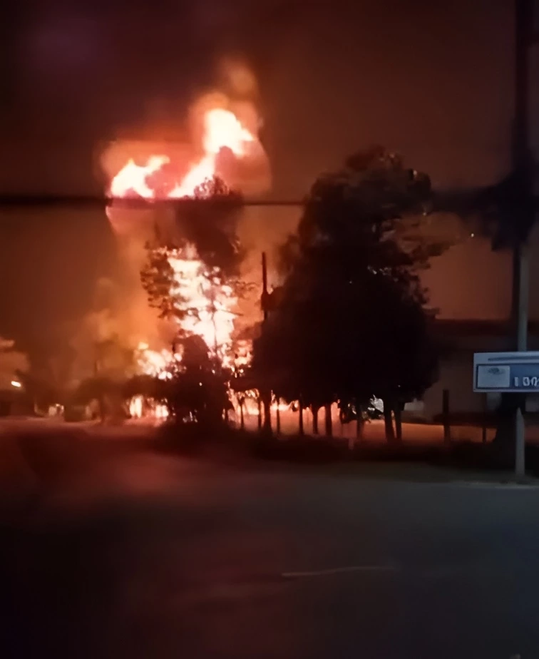 เปิดคลิปวงจรปิด! วินาที คลังแสง ตชด.21 ระเบิดดังสนั่น บ้านบริเวณใกล้คลังแสง เสียหาย