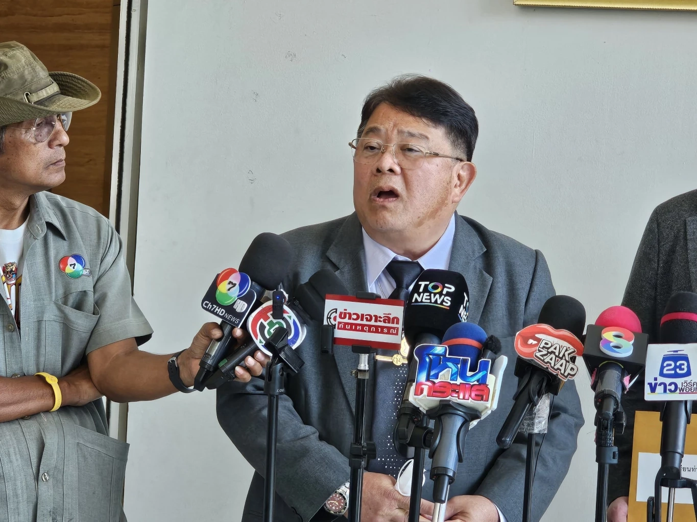 สาวยื่นร้อง "สภาทนายความ" ถอนใบอนุญาต "ทนายความ" แอบถ่ายในห้องน้ำปั๊ม