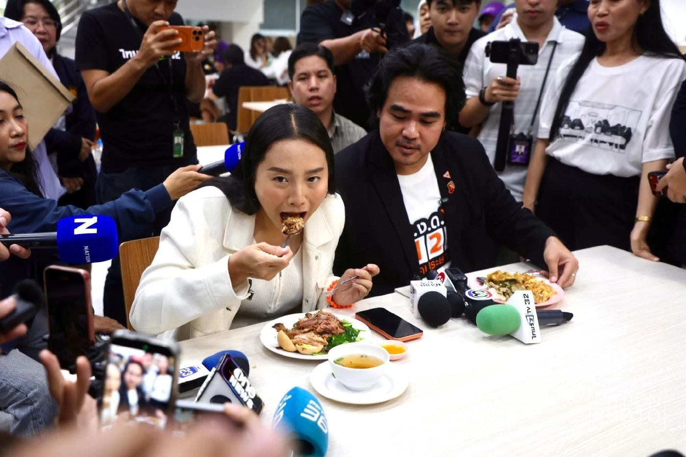 "รักชนก-สหัสวัต" บุก ก.แรงงาน ยื่นหนังสือ ถาม"ผลประชาพิจารณ์" ระเบียบตั้ง "บอร์ดประกันสังคม"