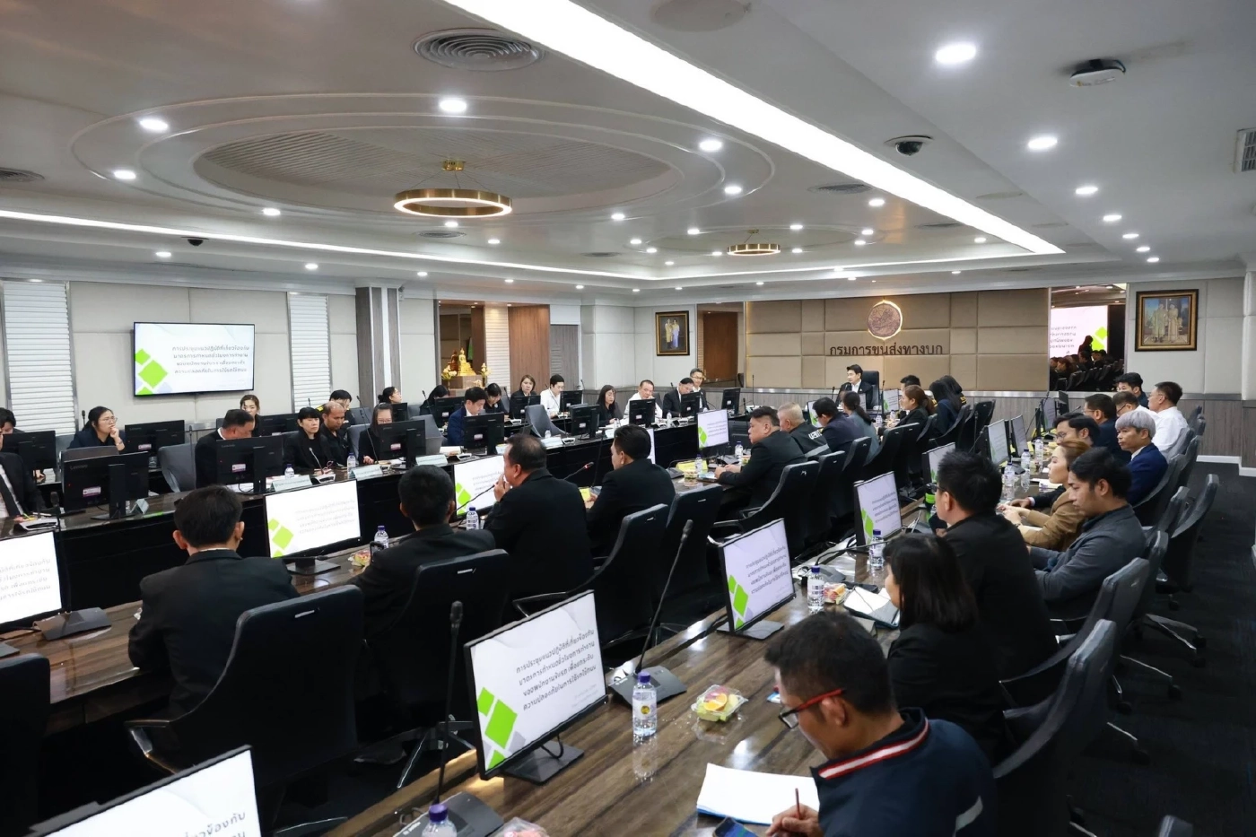 กรมการขนส่งทางบก หารือชั่วโมงขับรถ เพื่อความปลอดภัยที่ยั่งยืน