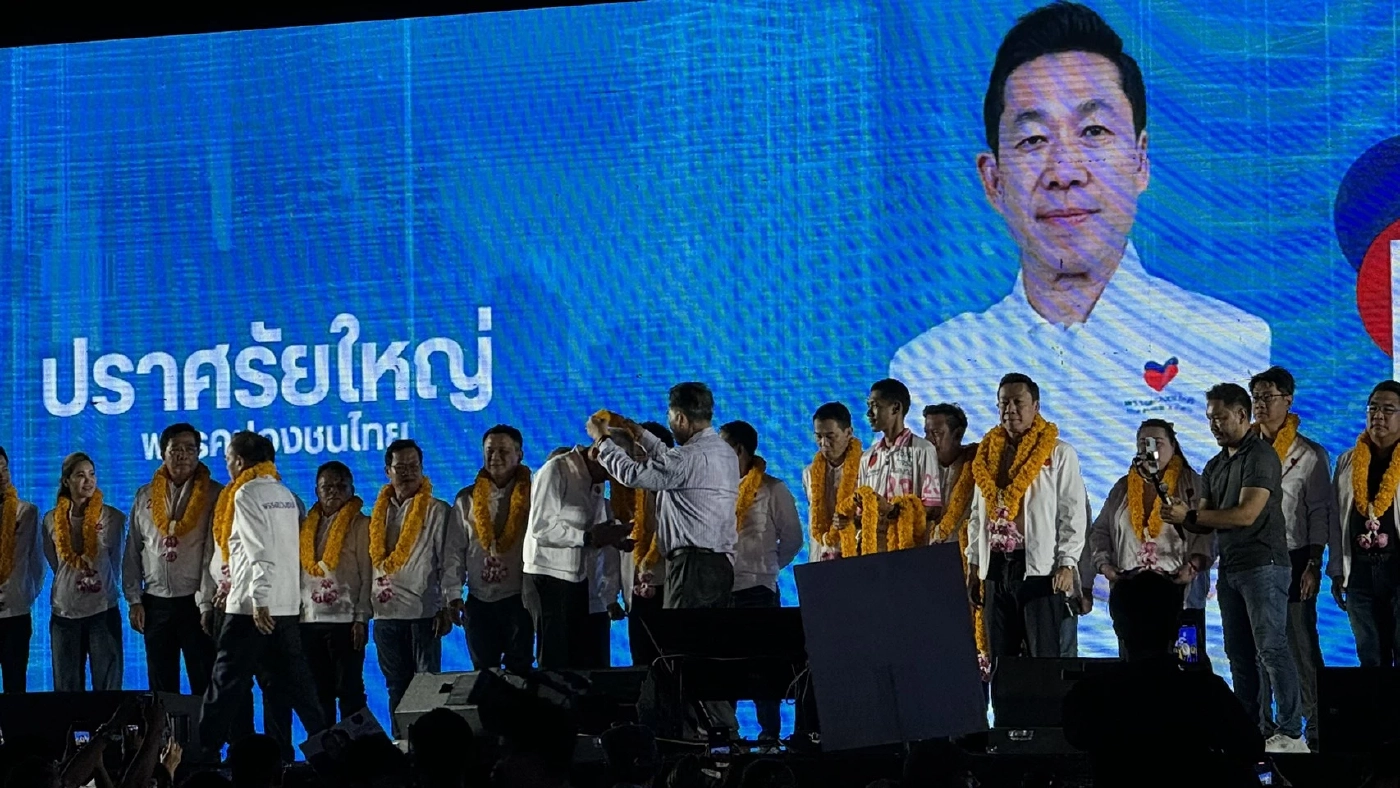 พรรคปวงชนไทยปราศรัยใหญ่ บางปู ชู “หัวใจคู่ สู้แล้วรวย”