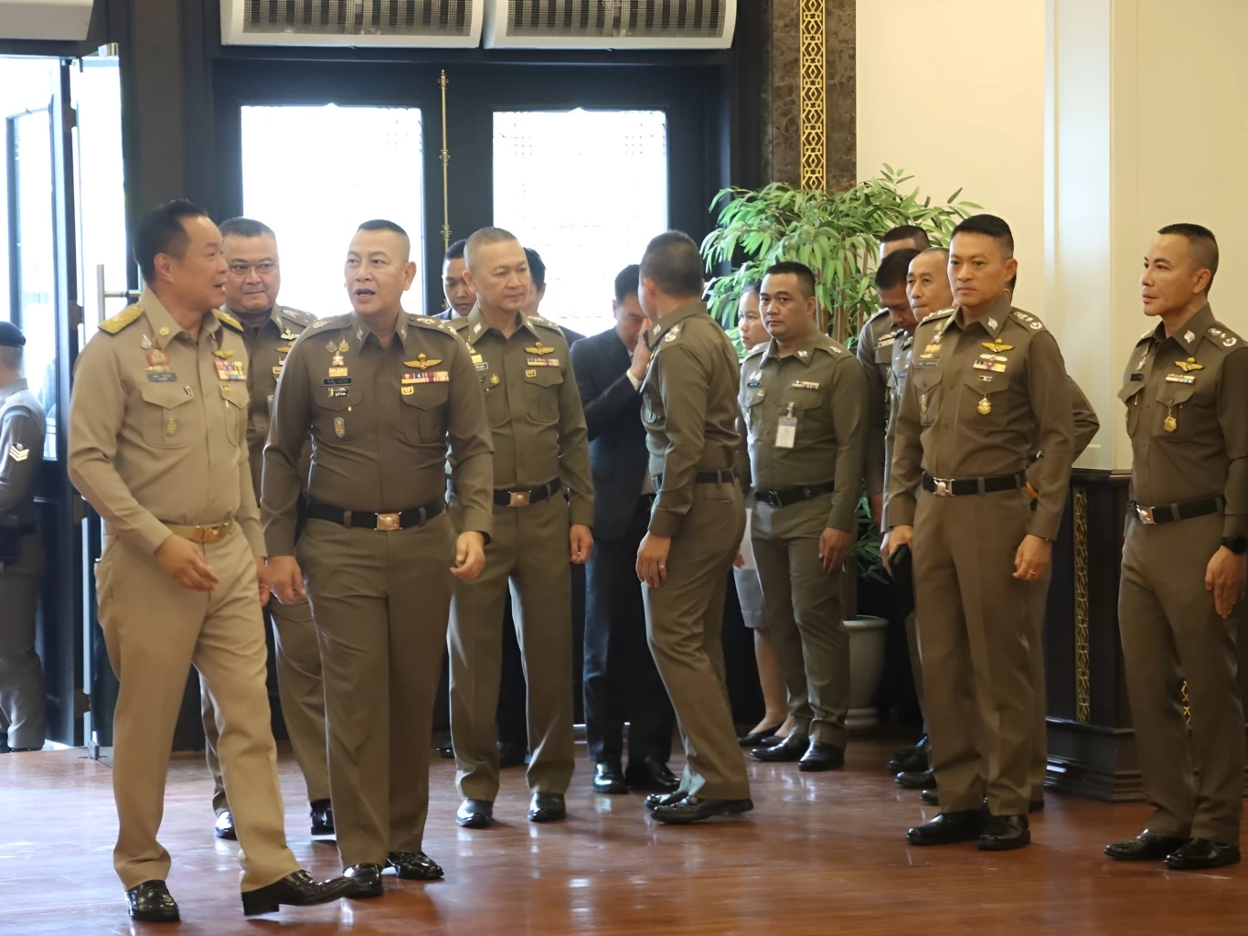 "อนุทิน" นั่งหัวโต๊ะ ก.ตร. นัดถกวาระสำคัญ "ปรับโครงสร้าง-ดันเงินเพิ่มสายสืบสวน"