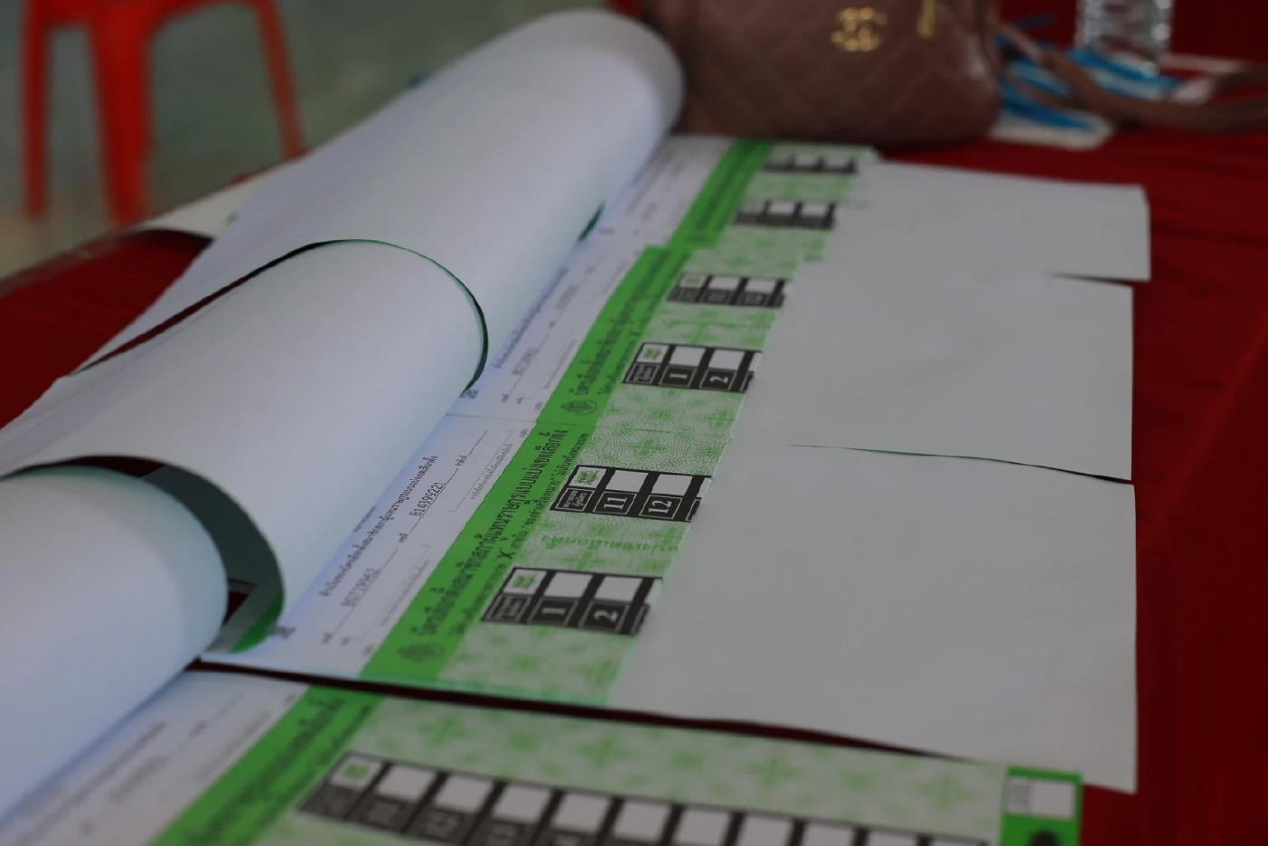 วุ่น! เลือกตั้งน่าน กปน. ฉีกบัตรผิด 68 ใบรวด - ลุ้น กกต. วินิจฉัยเลือกตั้งใหม่หรือไม่?