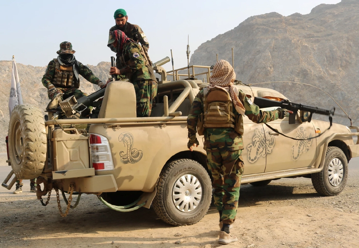 ปากีสถานประกาศ "สงครามเปิด" อัฟกานิสถาน ขนปืนใหญ่ถล่มข้ามพรมแดน