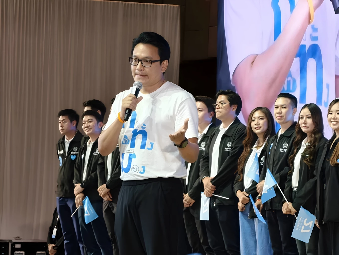 "สกลธี" โต้วาทกรรม "ไม่เลือกเราเขามาแน่" เย้ย "พรรคน้ำเงิน" เคยประสบความสำเร็จสนาม กทม.หรือไม่?