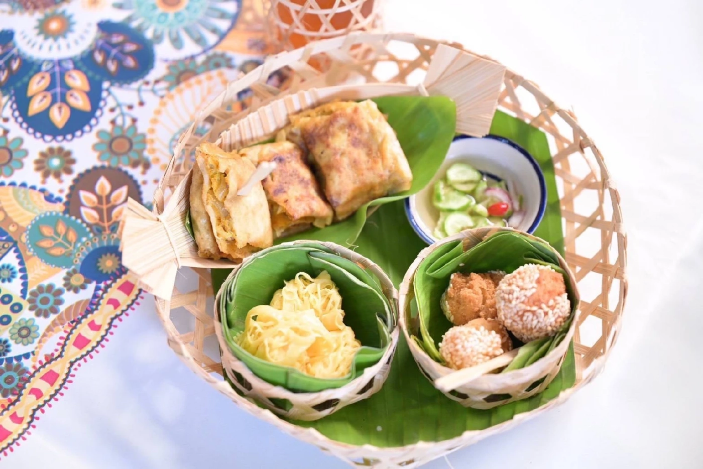 ชมนิทรรศการ “พื้นที่ อิ่ม+สุข” จัดโดย สสส. ร่วมกับ เครือข่ายชุมชนเมือง มูลนิธิหญิงชายก้าวไกล มูลนิธิชีววิถี