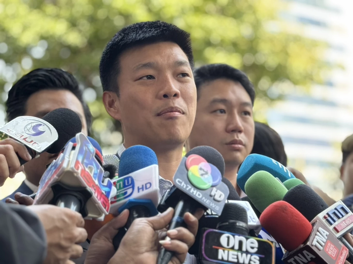 นายณัฐพงษ์ เรืองปัญญาวุฒิ หัวหน้าพรรคประชาชน