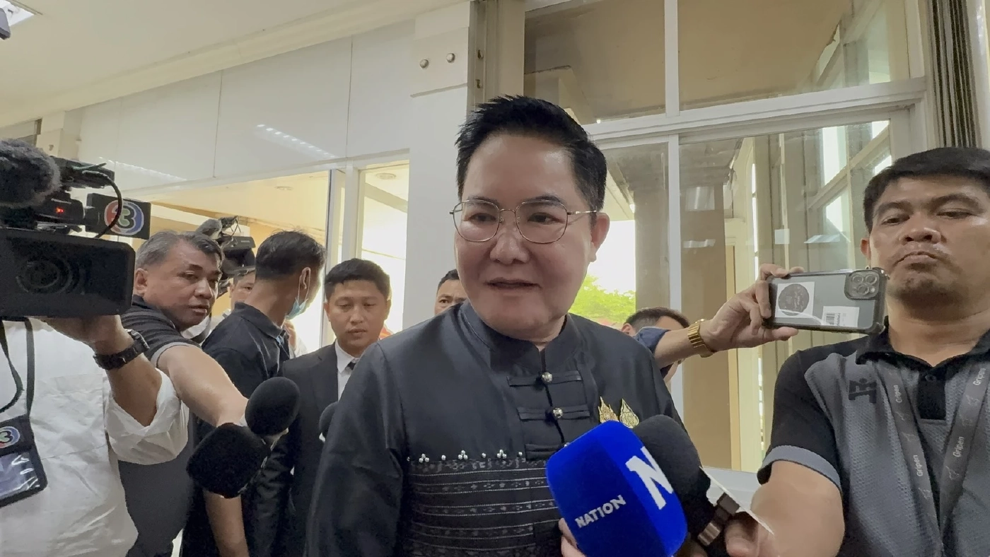 อัครา พรหมเผ่า