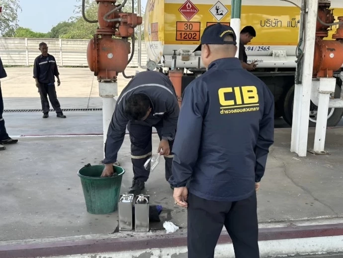 ผบช.ก. รุกคดีคลังน้ำมันอ่างทอง 3 แสนลิตร พบพิรุธ "คุณภาพต่ำ-เลี่ยงภาษี"