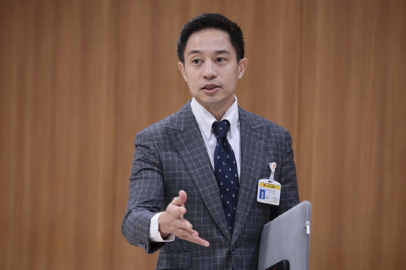 "สว." จี้ รัฐบาลเปิดเผยข้อมูล "น้ำมัน" ให้ชัดทุกด้าน ตั้ง 7 ข้อสงสัย "กลุ่มไหนได้ประโยชน์" จากวิกฤตน้ำมัน