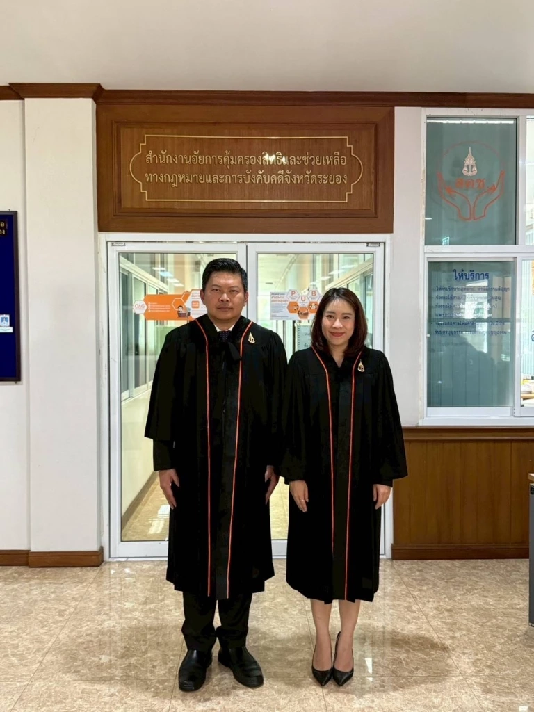 อัยการจ.ระยองนำสักการะสิ่งศักดิ์สิทธิ์ก่อนโยก ย้ายล๊อต 1 เม.ย.