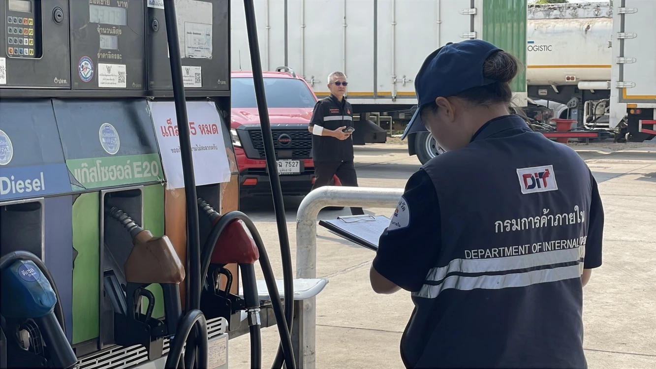 จับโป๊ะ! "คนขับรถน้ำมัน" โอด "ตกเป็นแพะ" ชี้ถูก "หั่นโควตา" หายวับ 2 ใน 3 ทำ "น้ำมันขาดปั๊ม" ไม่ใช่ส่งไม่ทัน