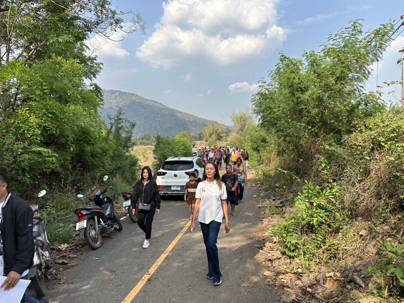 “รสรินทร์” ลุยทำหน้าที่ สส.ช่วยเกษตรกรหอมแดง-ตามเรื่องสะพานขาด